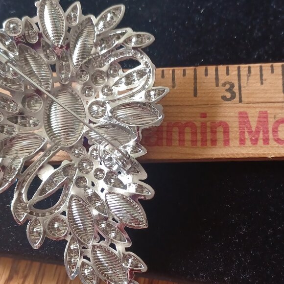 Large Blue Rhinestone Brooch - Drop Dead Gorgeous! - Picture 4 of 4